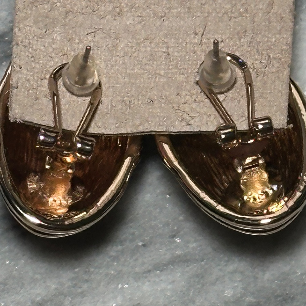 Anthropologie Gold Linked Shelled Earrings New - Picture 3 of 3